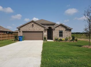500 Wood Dr, Gunter, TX 75058