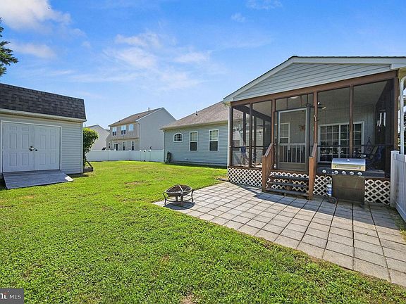 5th image of 184 Carrington Dr