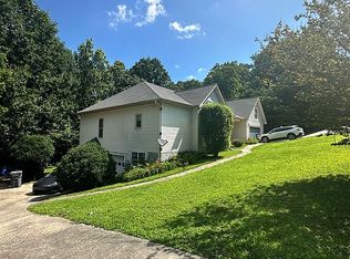 221 Grand View Dr, Cleveland, GA 30528