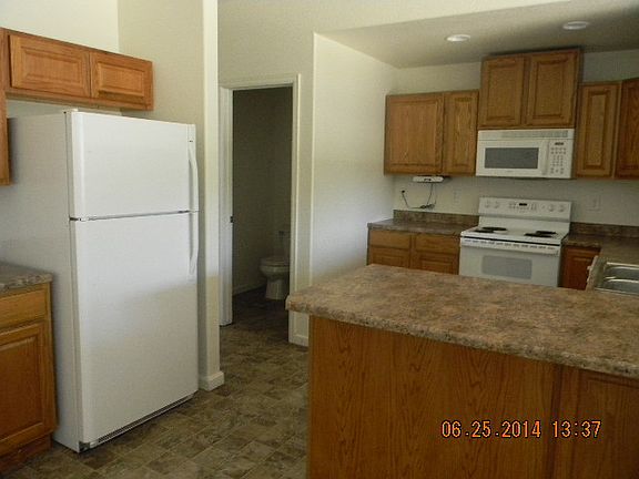 4th image of 820 Blue Sage Way