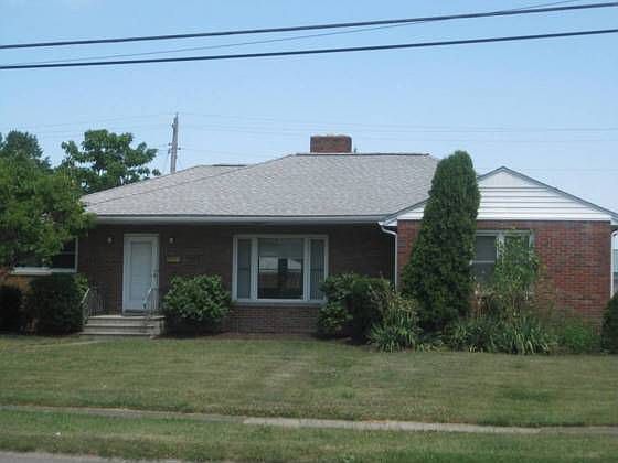2nd image of 450 Bell Ave