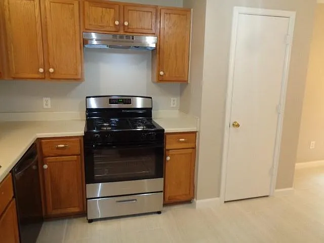 810 Oak West Dr — Photo 9