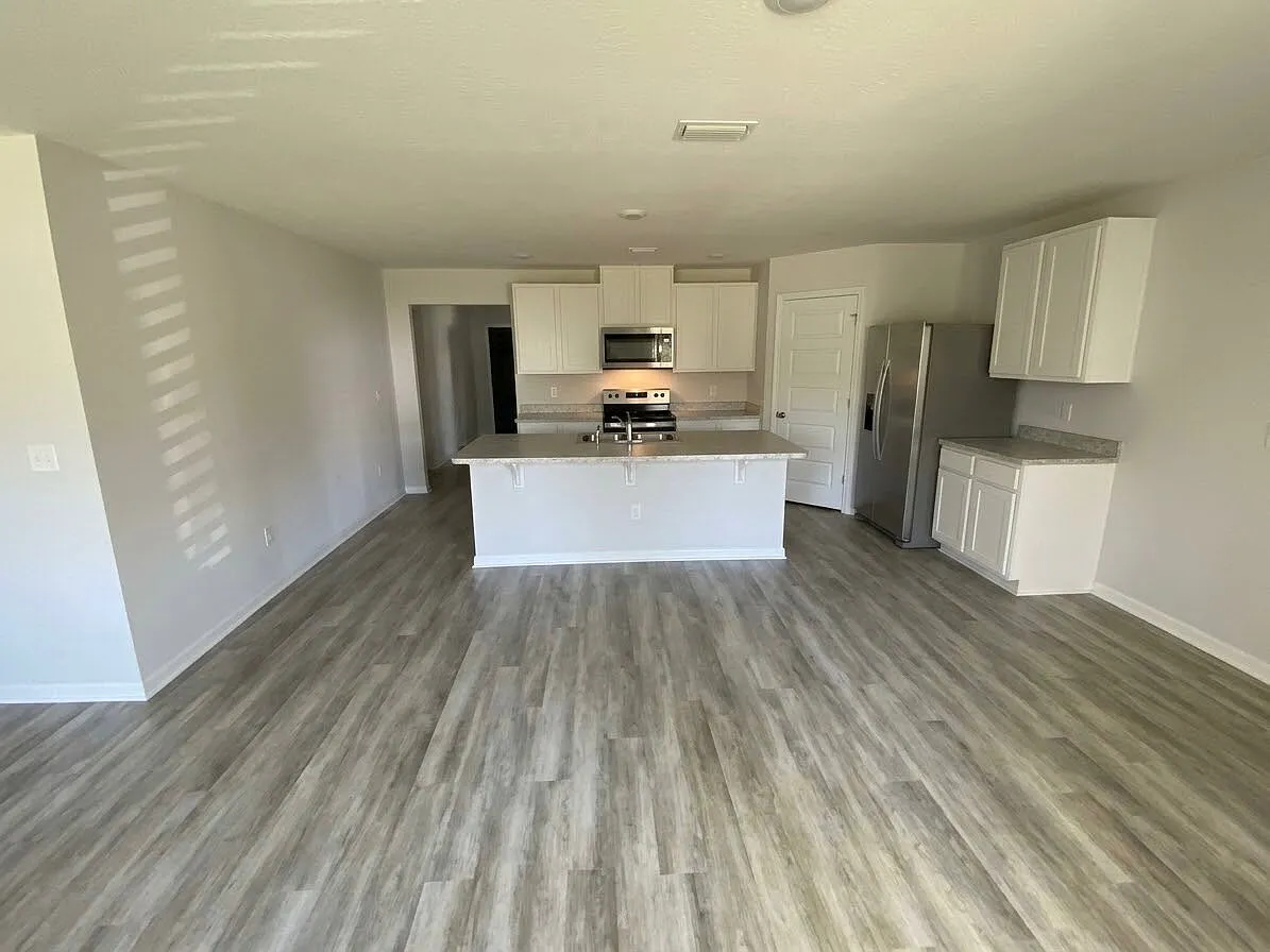 4 bed, 2.0 bath, 1787 sqft, $2,150 — Photo 4