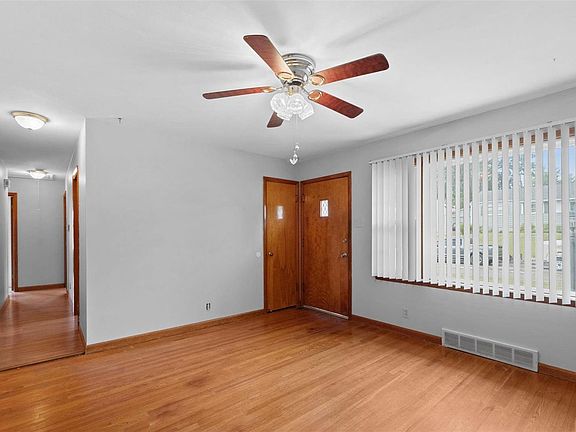 4th image of 10330 Dandridge Dr