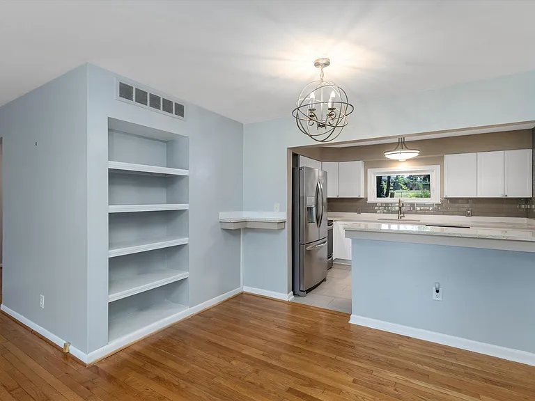 4047 Ledgestone Dr — Photo 4