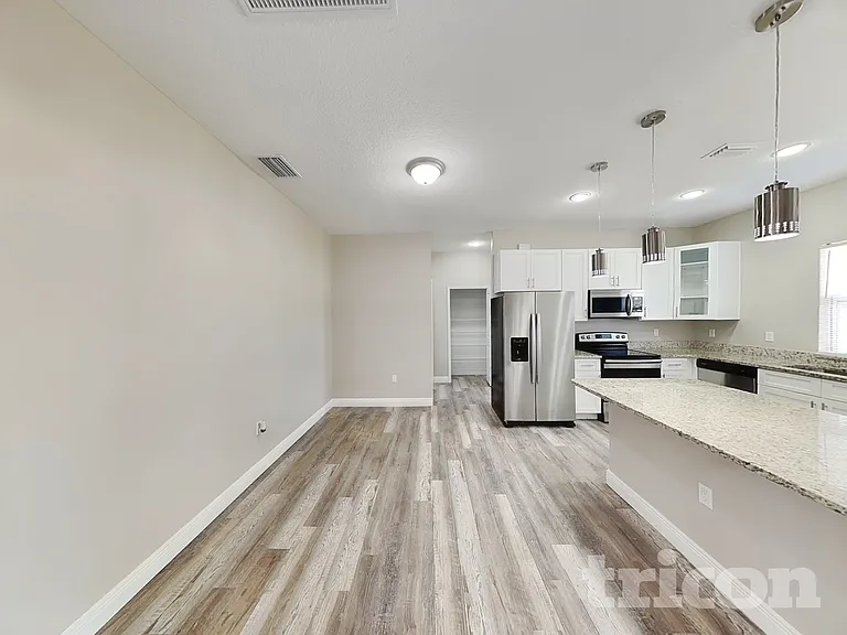 1249 Sargent St — Photo 5