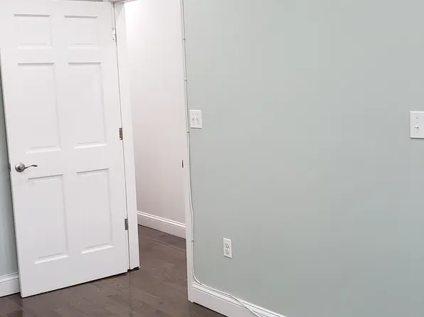 86-05 Northern Boulevard image 7 of 22