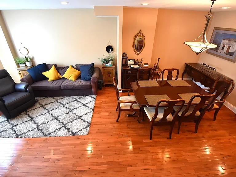 8018 Chelwynde Ave — Photo 36