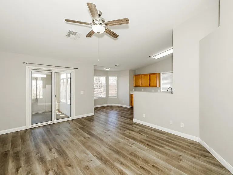 406 Aloha Dr — Photo 8