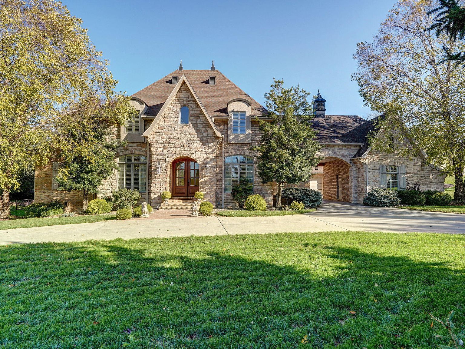 4565 E Spruce Drive, Springfield, MO 65809 | Zillow