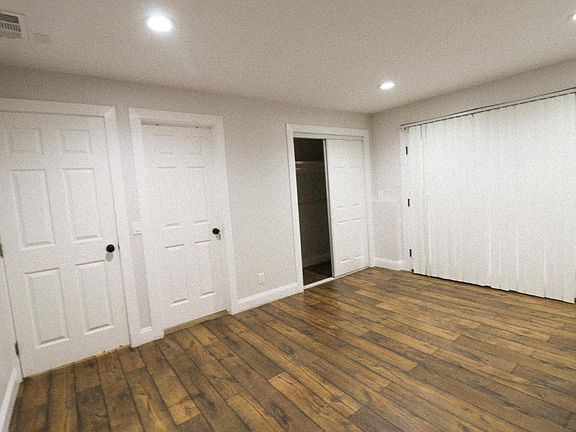 3rd image of 875 Wood St