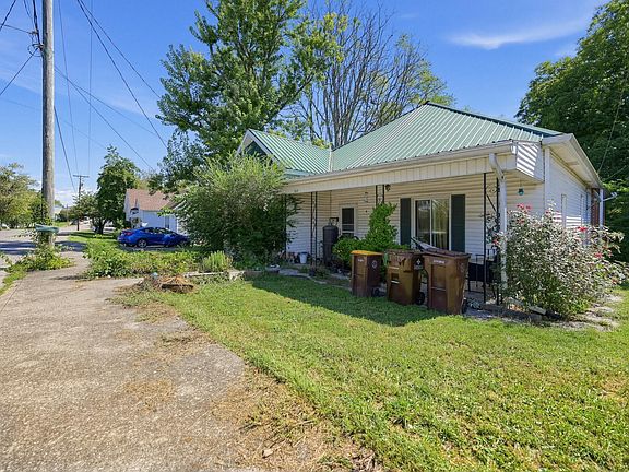 4th image of 157 Cotter Ave