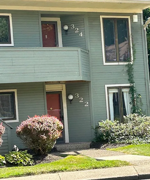 322 Crescent Spring Dr — Photo 1