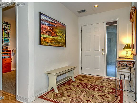 Relaxing entry way