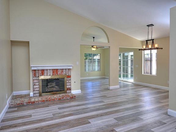 4th image of 10040 Jamestown St
