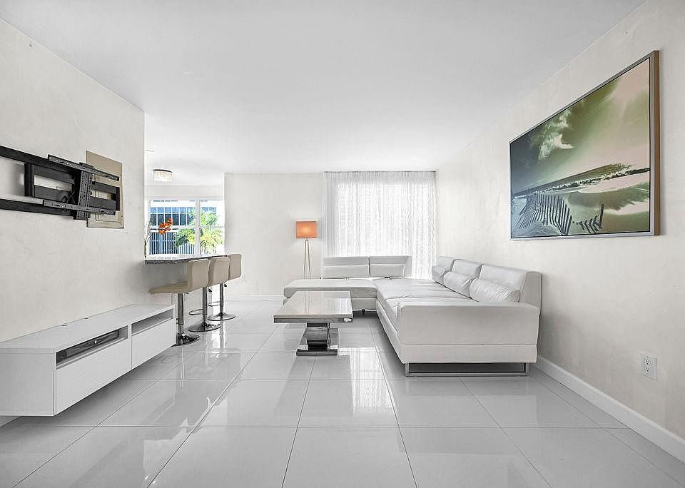 1st image of 17620 Atlantic Boulevard #302
