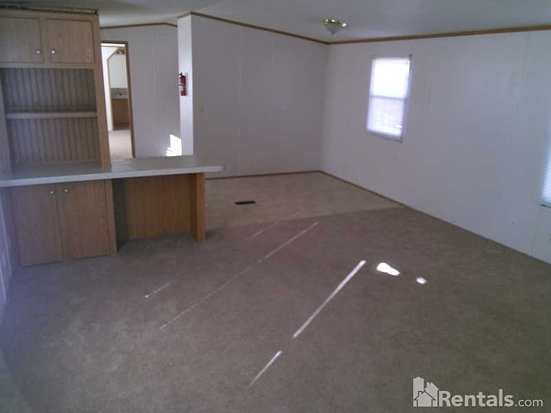 2nd image of 455 Greenview Cir