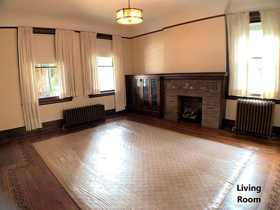 Living Room 15 x 17
