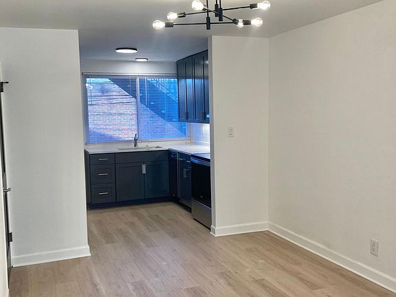 5th image of 14 E Beaumont Rd APT B