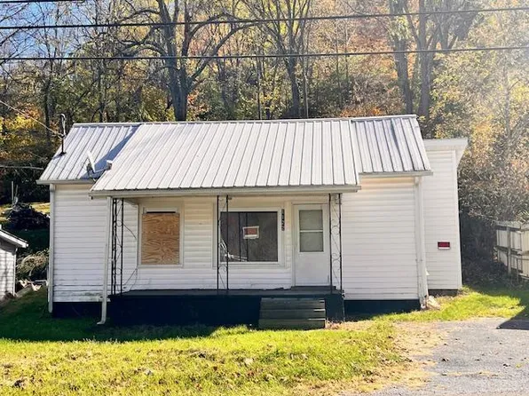 1122 W Main St, Saltville, VA 24370