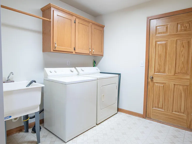 33527 Roselawn Dr — Photo 13