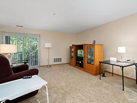 3rd image of 605 Barrington Ave APT 246