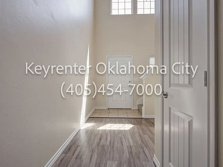 2409 Rosa Cir — Photo 35