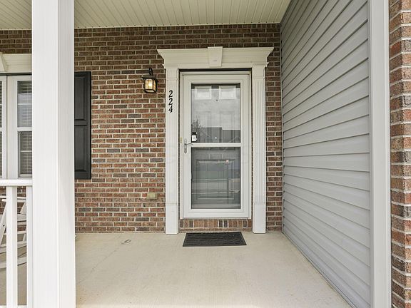 5th image of 224 Weeping Willow Run Dr