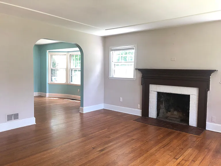 307 S Cherokee St — Photo 10