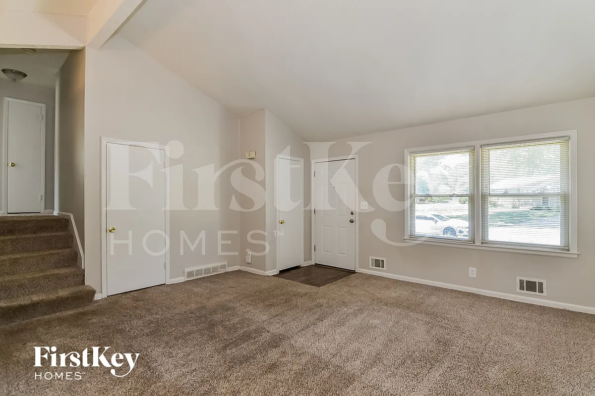 Building Photo - 307 NE Arlington Cir