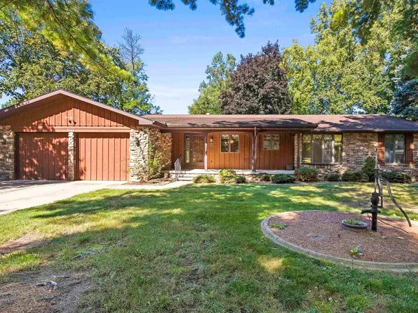 2466 Parkwood Dr, Green Bay, WI 54304