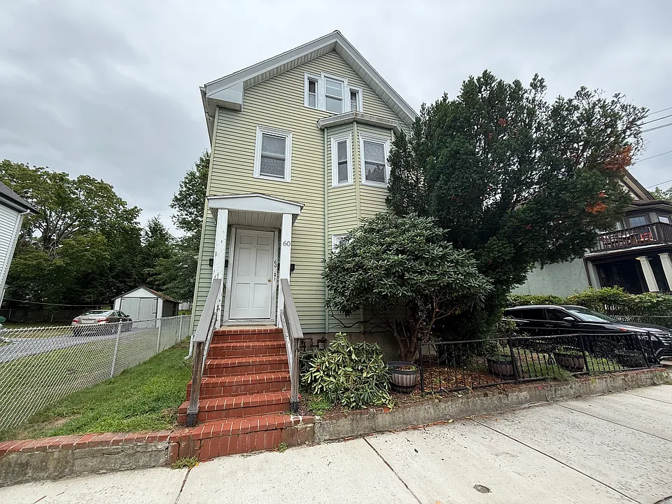 60 Adams St #2