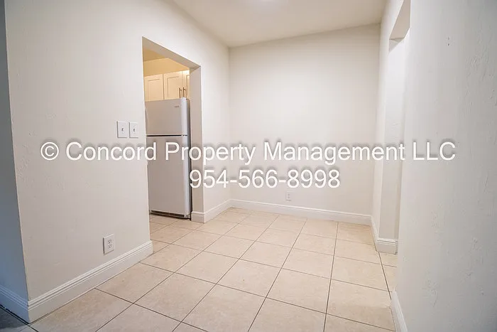 2537 Lincoln St #3 — Photo 4