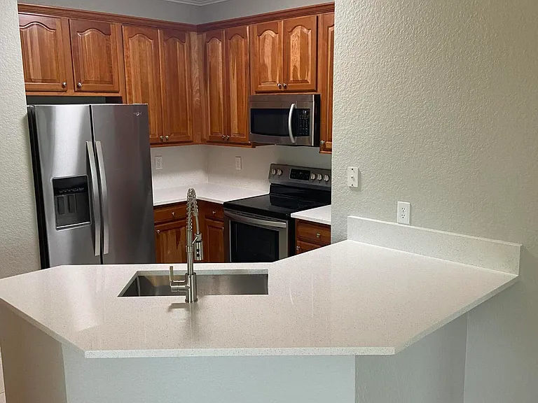 152 Village Blvd #H — Photo 4