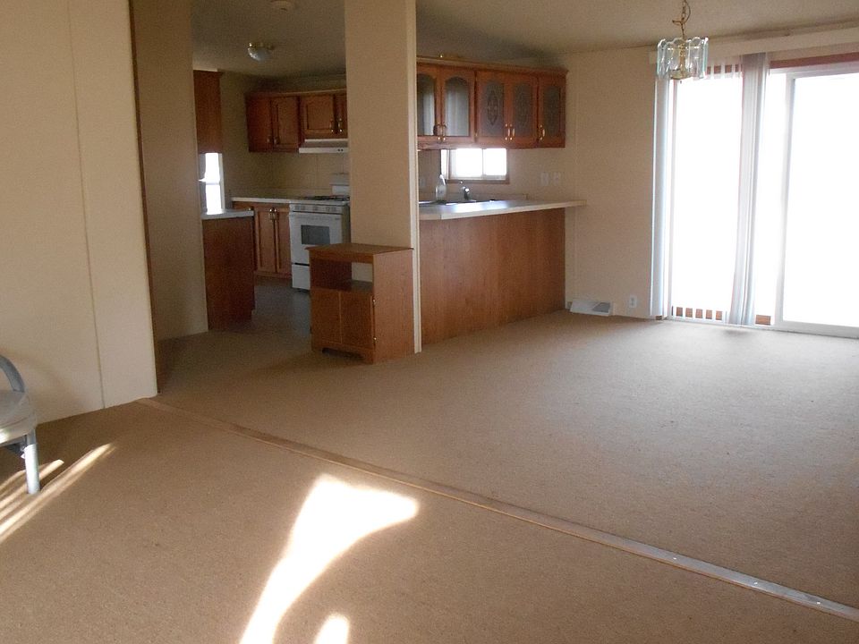 2nd image of 1081 Barberry Rd