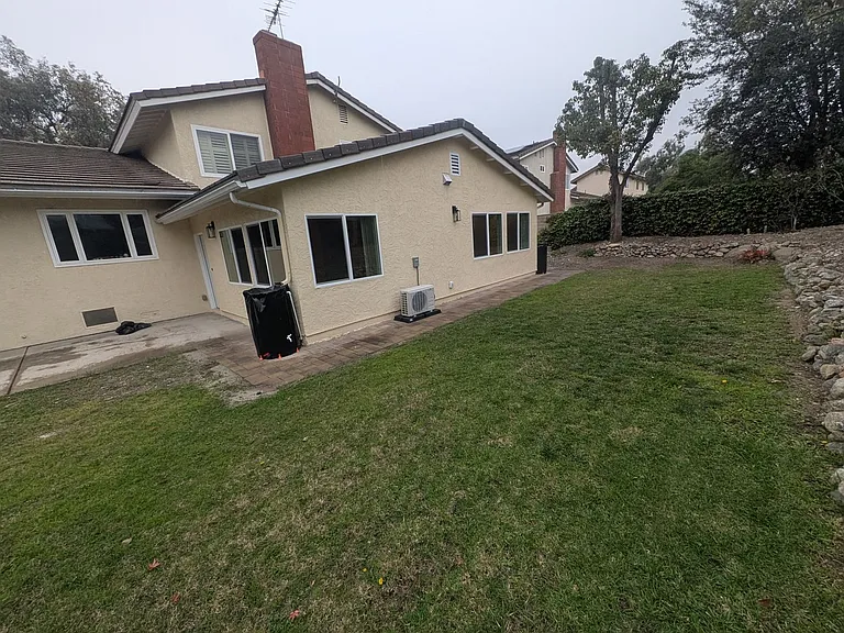 1938 N Mills Ave — Photo 10