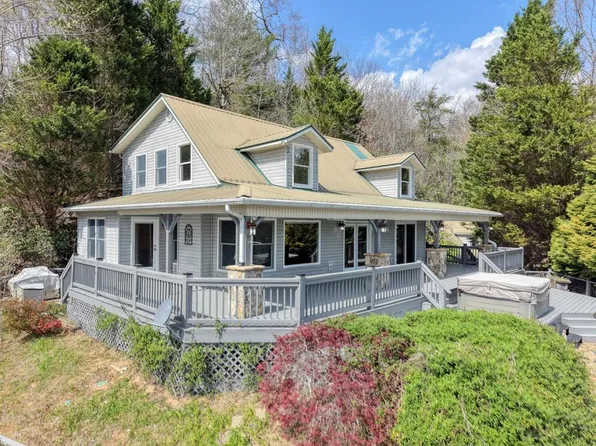 3023 Bear Ln, Hiawassee, GA 30546