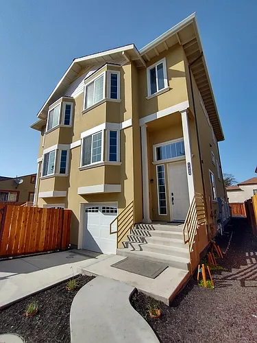 1154 14th St Photo 1