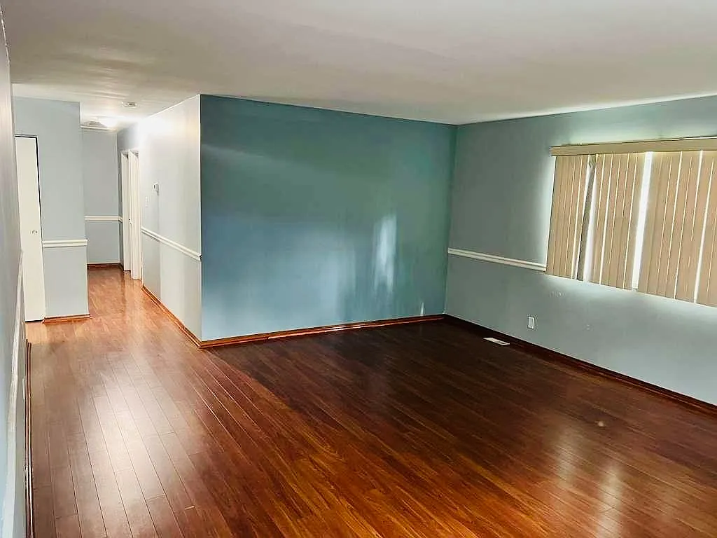 3 bed, 1372 sqft, $2,600 — Photo 4
