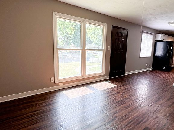 2nd image of 3632 Mayflower Dr