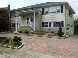 75 Golf Oval, Springfield, NJ 07081