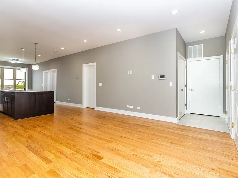 3459 W Belmont Ave #4 — Photo 10