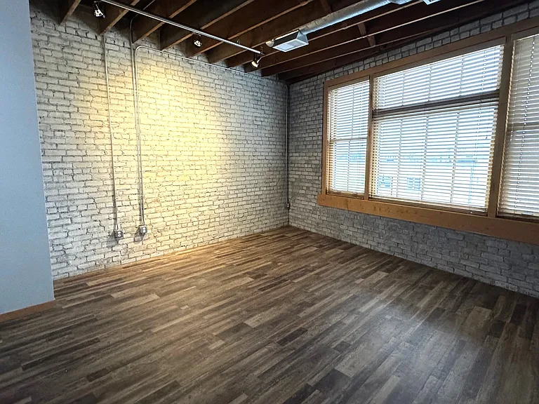 309 Roberts St N #203 — Photo 16