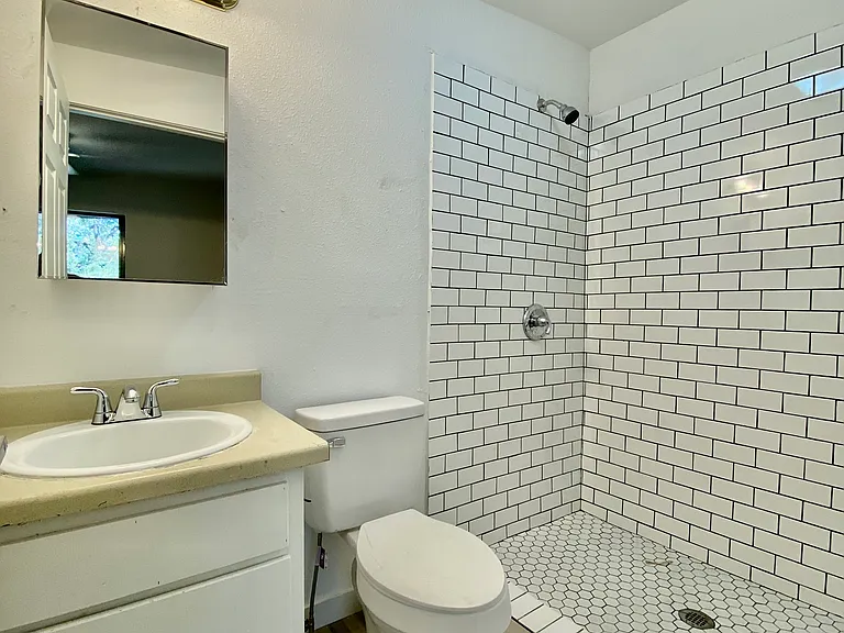 109 Harmons Way — Photo 9