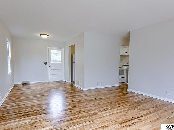 5th image of 8102 Hascall St