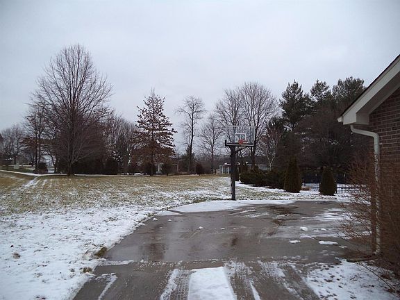 5th image of 8158 Woodcreek Dr