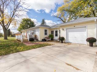106 S 3rd St, Fairbank, IA 50629
