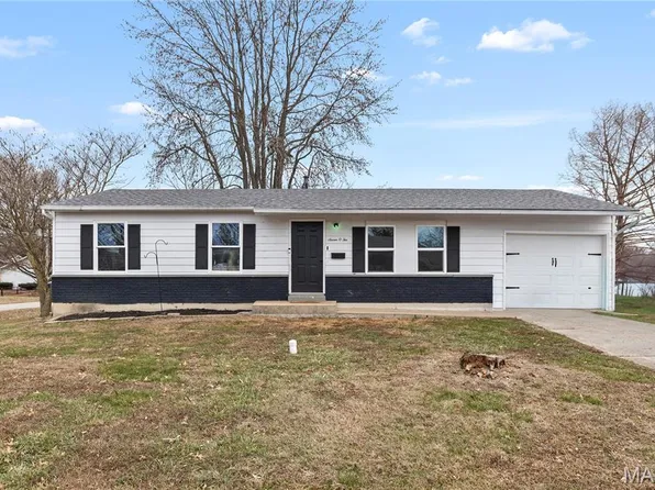 702 1st St, Warrenton, MO 63383