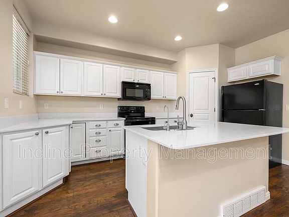 2nd image of 113 W 3240th St N