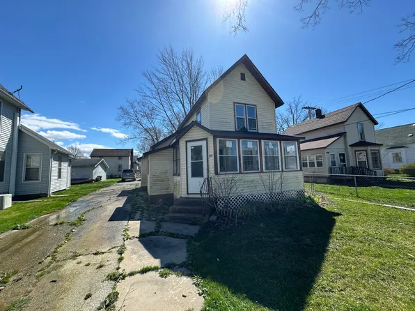 317 W Saint Joseph St, Watervliet, MI 49098